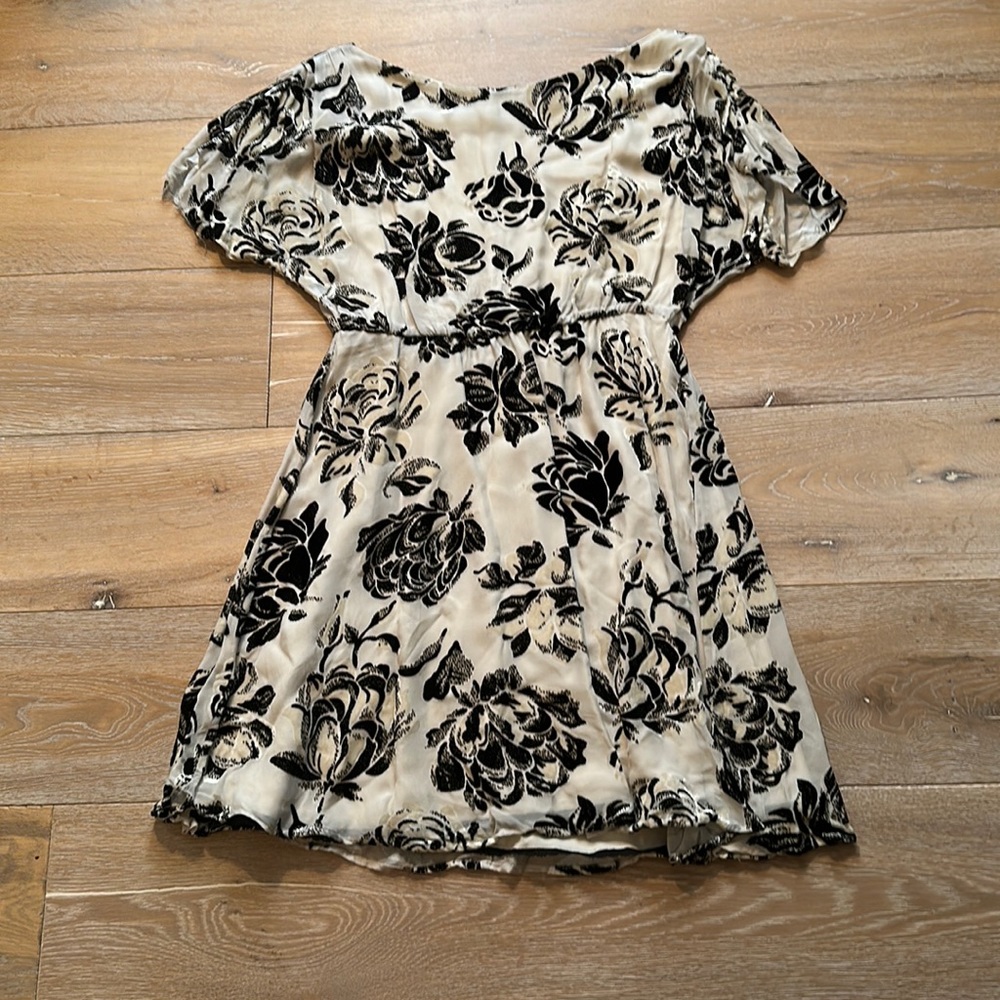 Alice and Olivia A line floral dress